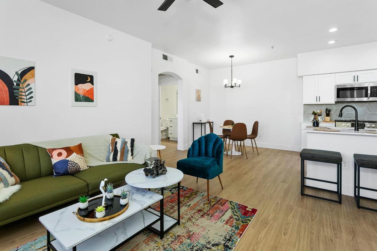 Cozysuites Glendale By The Stadium With Pool 05 エクステリア 写真