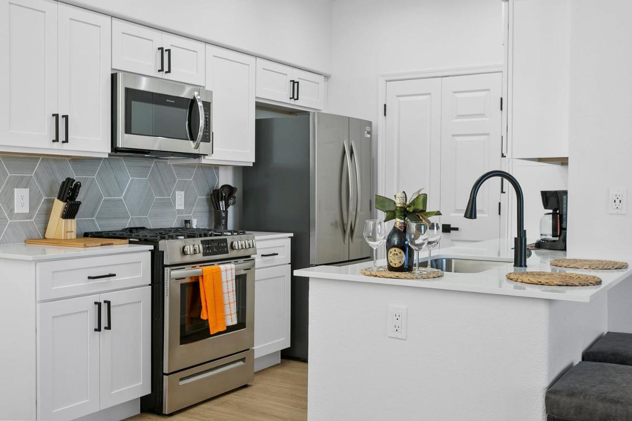 Cozysuites Glendale By The Stadium With Pool 05 エクステリア 写真