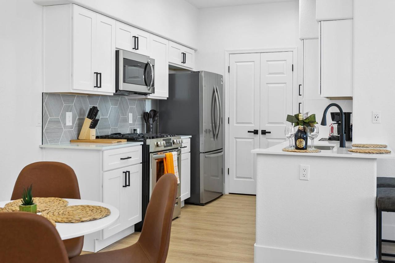 Cozysuites Glendale By The Stadium With Pool 05 エクステリア 写真