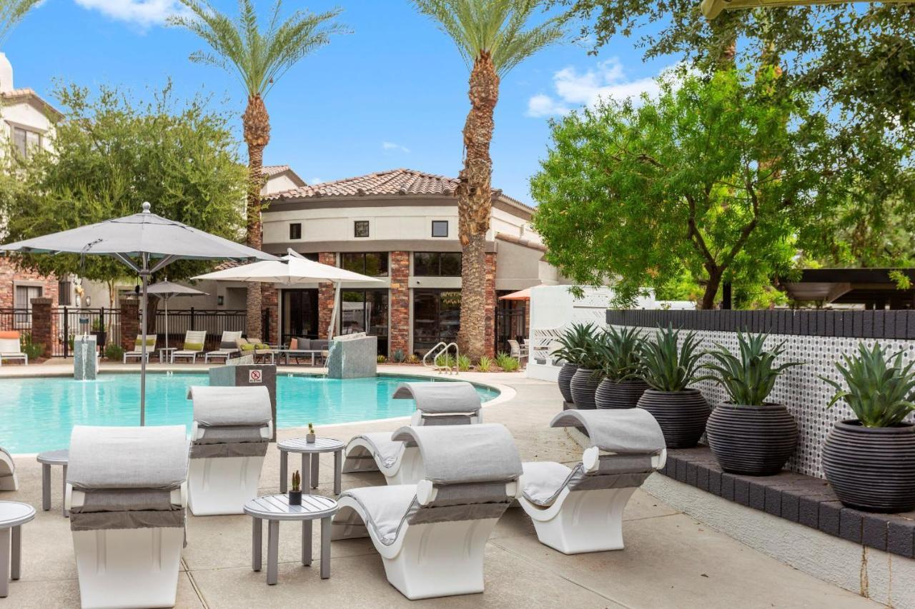 Cozysuites Glendale By The Stadium With Pool 05 エクステリア 写真